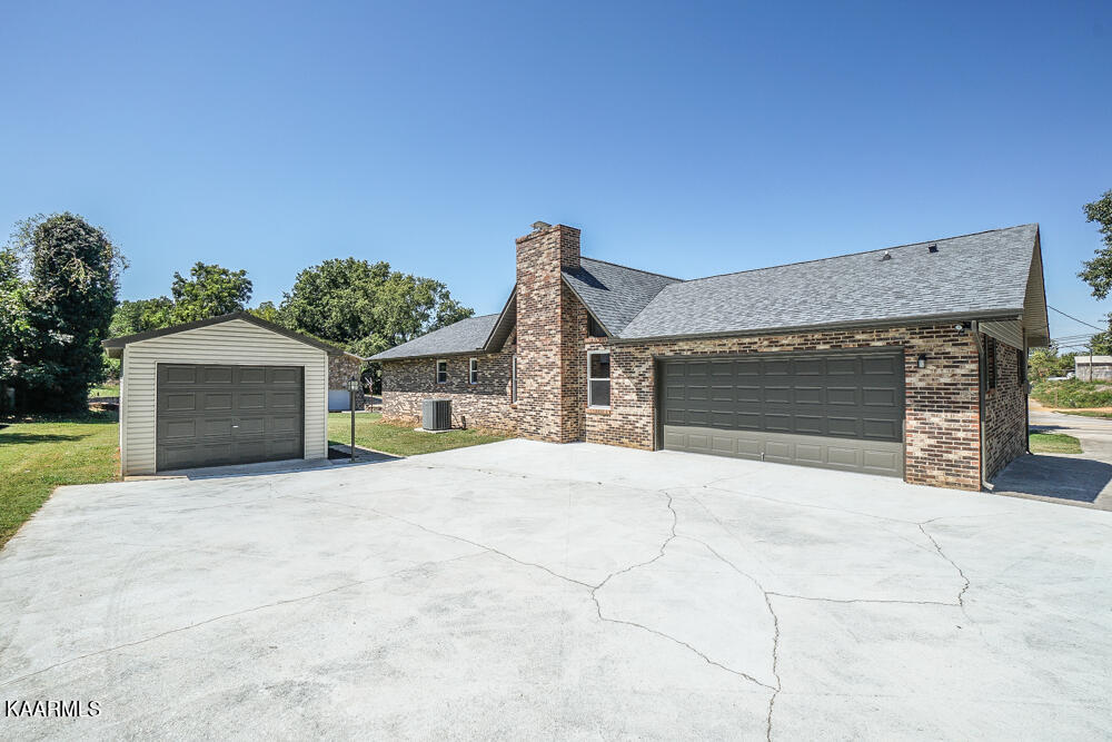 1247 Topside Road Louisville, TN 37777 - Photo 8 of 43 DSC04693