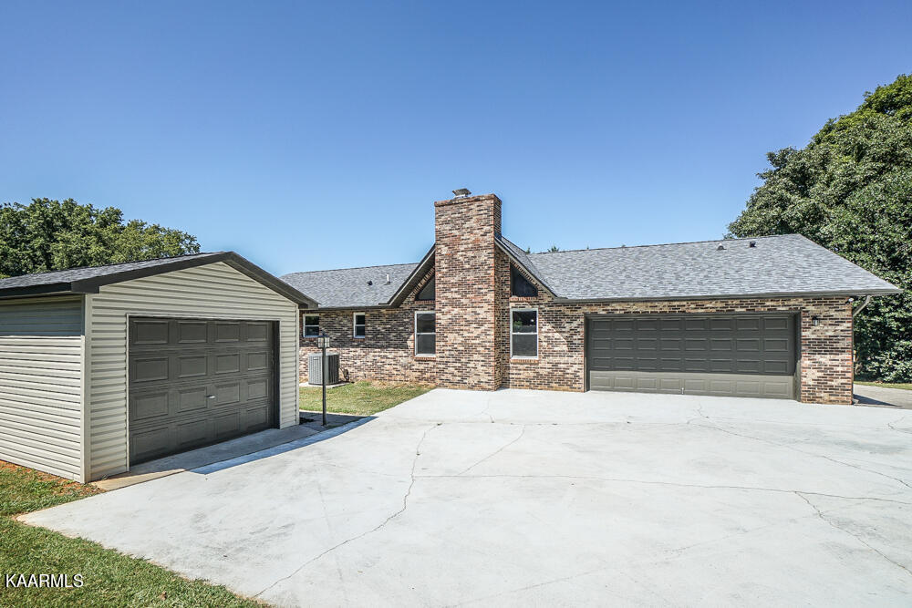 1247 Topside Road Louisville, TN 37777 - Photo 9 of 43 DSC04695