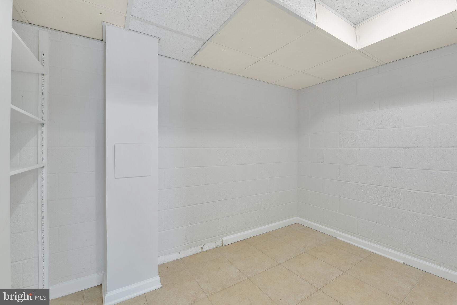 9111 Hamilton Drive Fairfax, VA 22031 - Photo 44 of 63 a view of small space