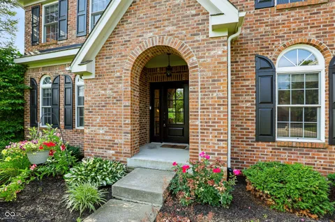 $735,000 | 8765 Lily Court, Zionsville, IN 46077