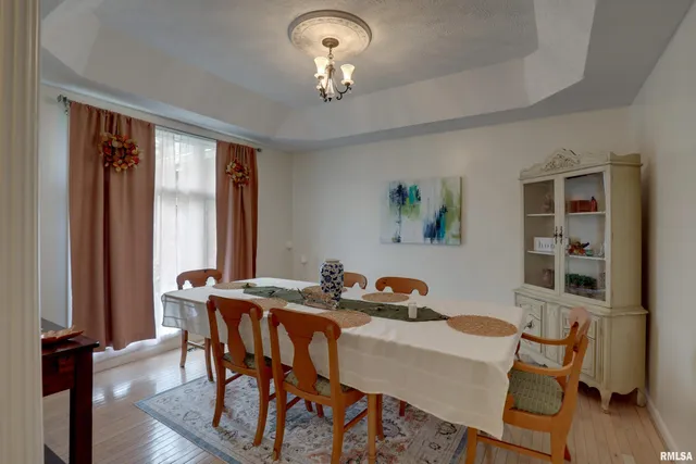 $405,000 | 620 Birdie Lane, Quincy, IL 62305