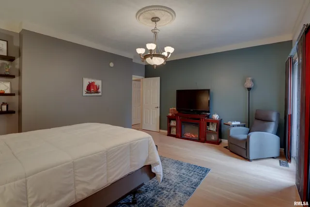 $405,000 | 620 Birdie Lane, Quincy, IL 62305