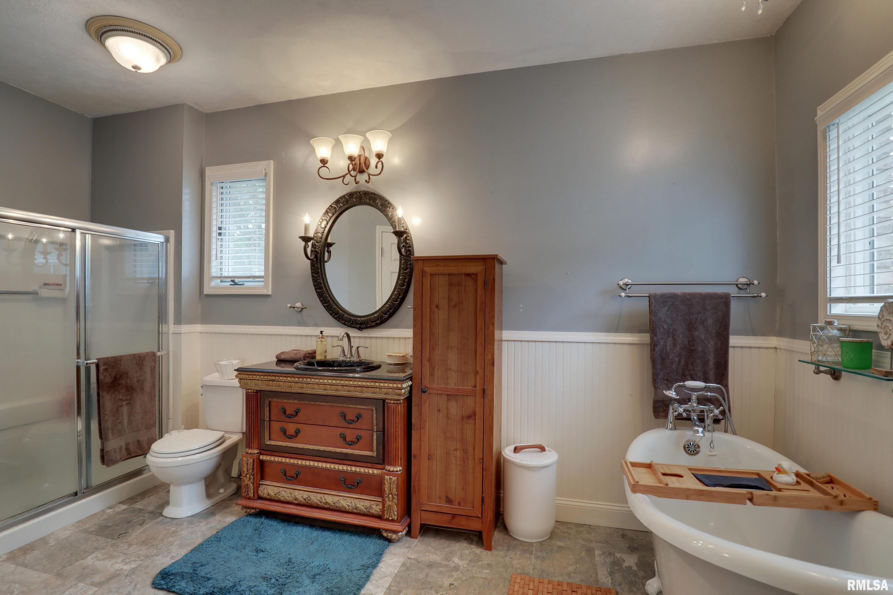 620 Birdie Lane Quincy, IL 62305 - Photo 8 of 16