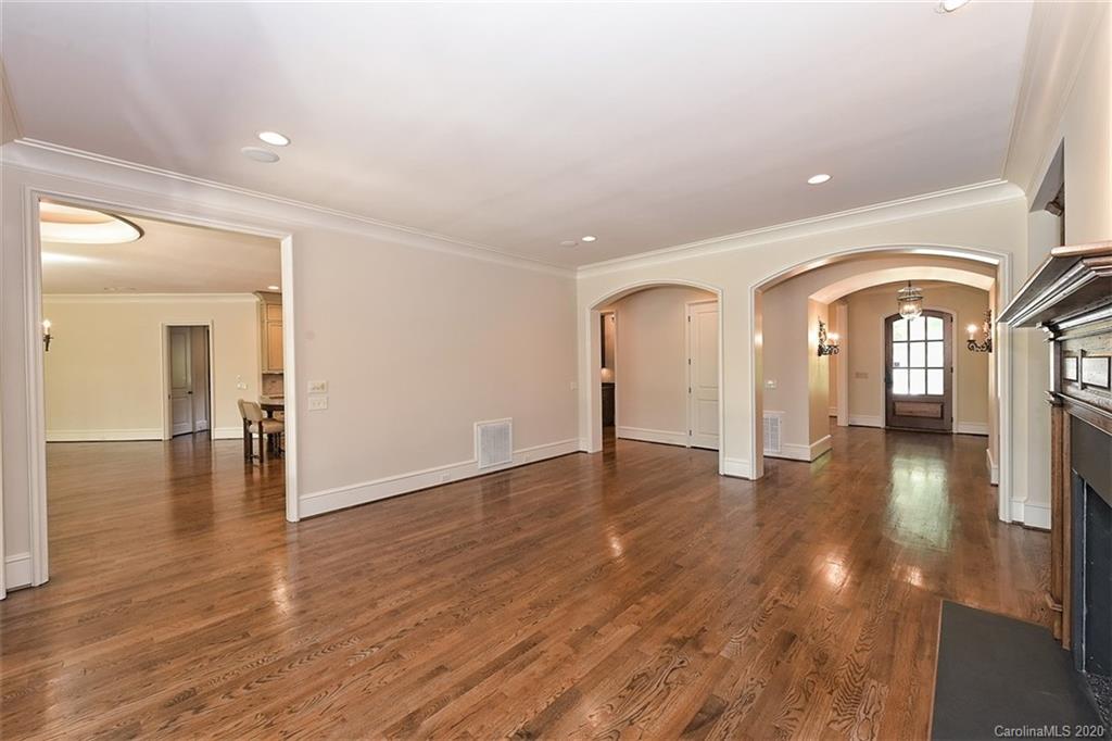 2600 Tanglewood Lane Charlotte, NC 28211 - Photo 12 of 48 Gallery Image 12