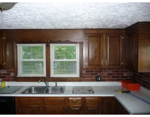 136 Smithville Road Spencer, MA 01562 - Photo 2 of 5 Gallery Image 2