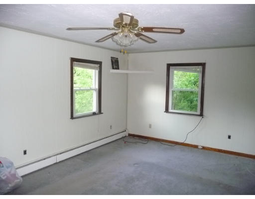 136 Smithville Road Spencer, MA 01562 - Photo 3 of 5 Gallery Image 3