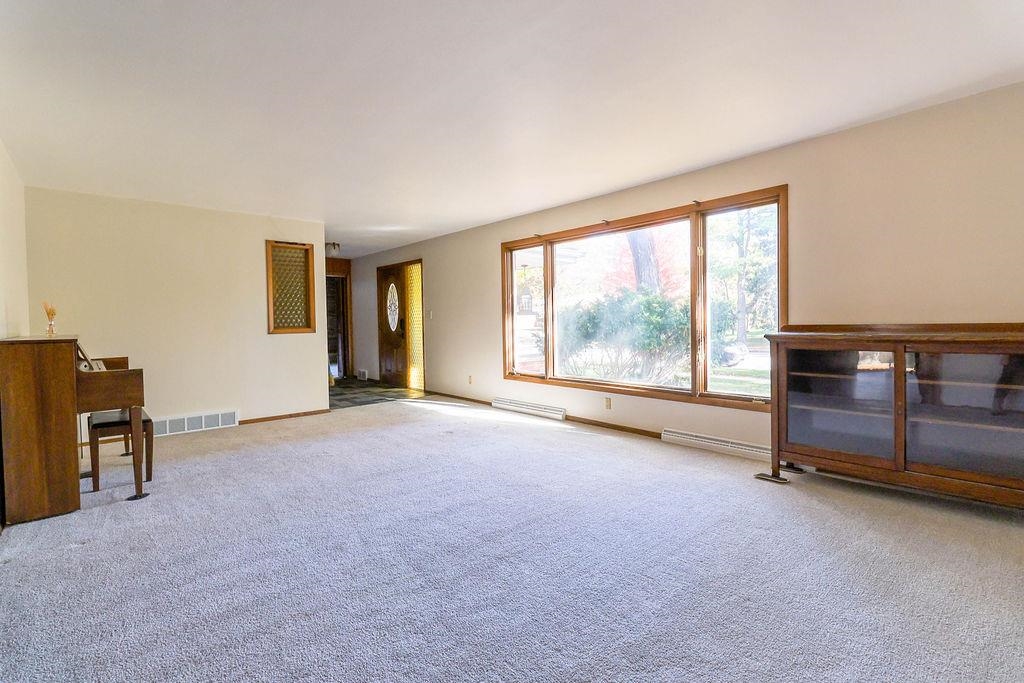 1913 North Outagamie Street Appleton, WI 54914 - Photo 12 of 69