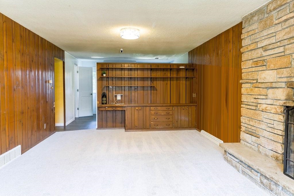 1913 North Outagamie Street Appleton, WI 54914 - Photo 15 of 69