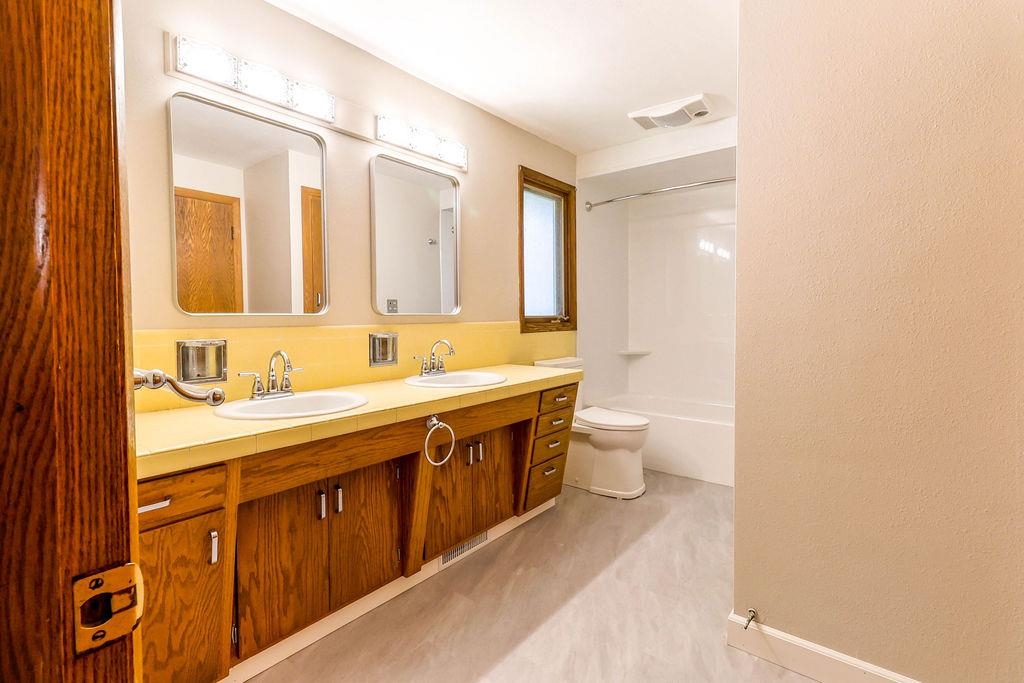 1913 North Outagamie Street Appleton, WI 54914 - Photo 26 of 69