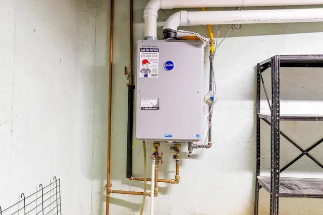 $475,000 | 1913 North Outagamie Street, Appleton, WI 54914