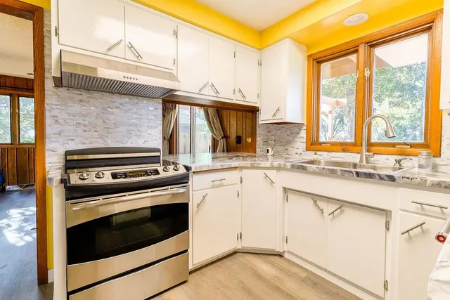 $475,000 | 1913 North Outagamie Street, Appleton, WI 54914