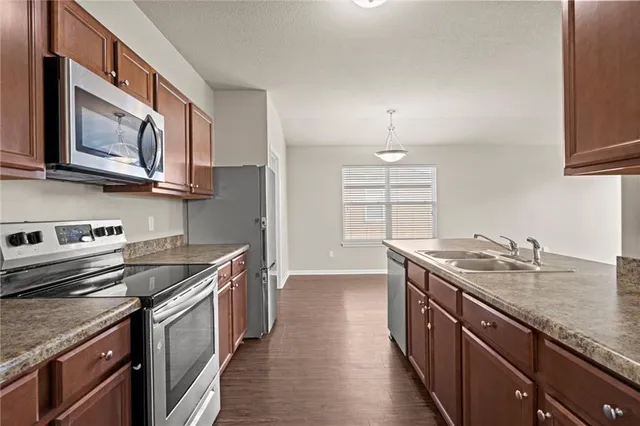 $349,900 | 17187 South Kill Creek Road, Gardner, KS 66030