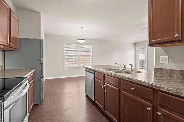 $349,900 | 17187 South Kill Creek Road, Gardner, KS 66030