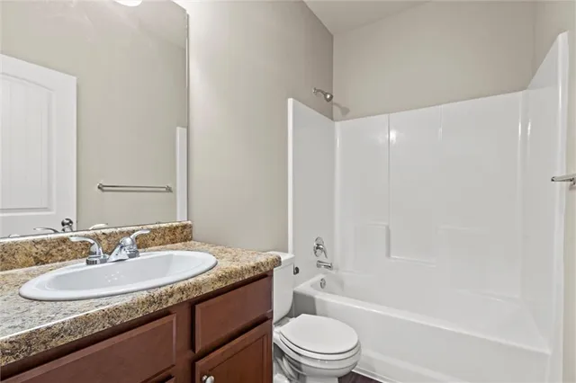 $349,900 | 17187 South Kill Creek Road, Gardner, KS 66030