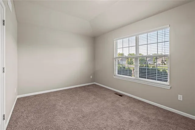 $349,900 | 17187 South Kill Creek Road, Gardner, KS 66030