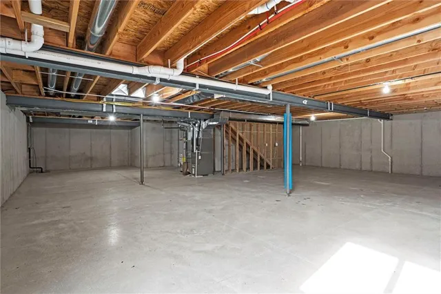 $349,900 | 17187 South Kill Creek Road, Gardner, KS 66030