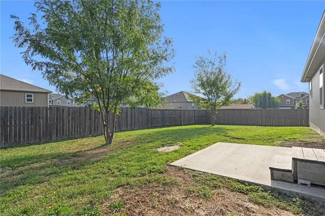 $349,900 | 17187 South Kill Creek Road, Gardner, KS 66030