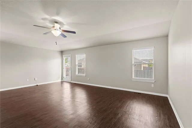 $349,900 | 17187 South Kill Creek Road, Gardner, KS 66030