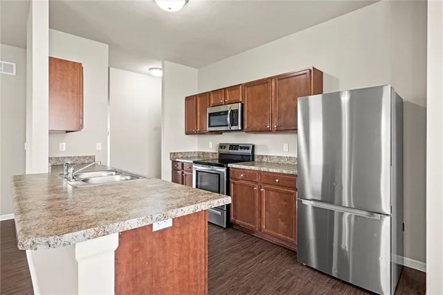 $349,900 | 17187 South Kill Creek Road, Gardner, KS 66030