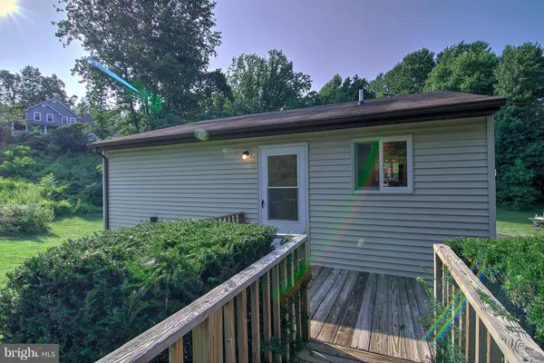 $1,400 | 5105 Shore Drive, Huntingtown, MD 20639