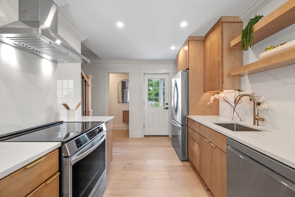 41 Hobart Street, Unit 2 Danvers, MA 01923 - Photo 17 of 42