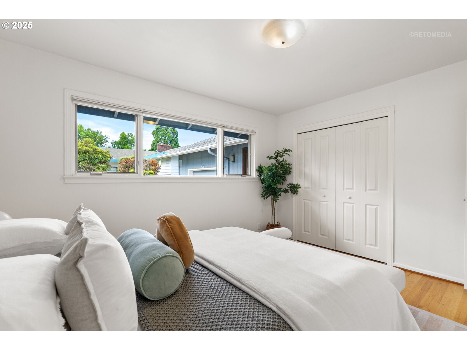 6731 Southwest 11th Drive Portland, OR 97219 - Photo 14 of 38