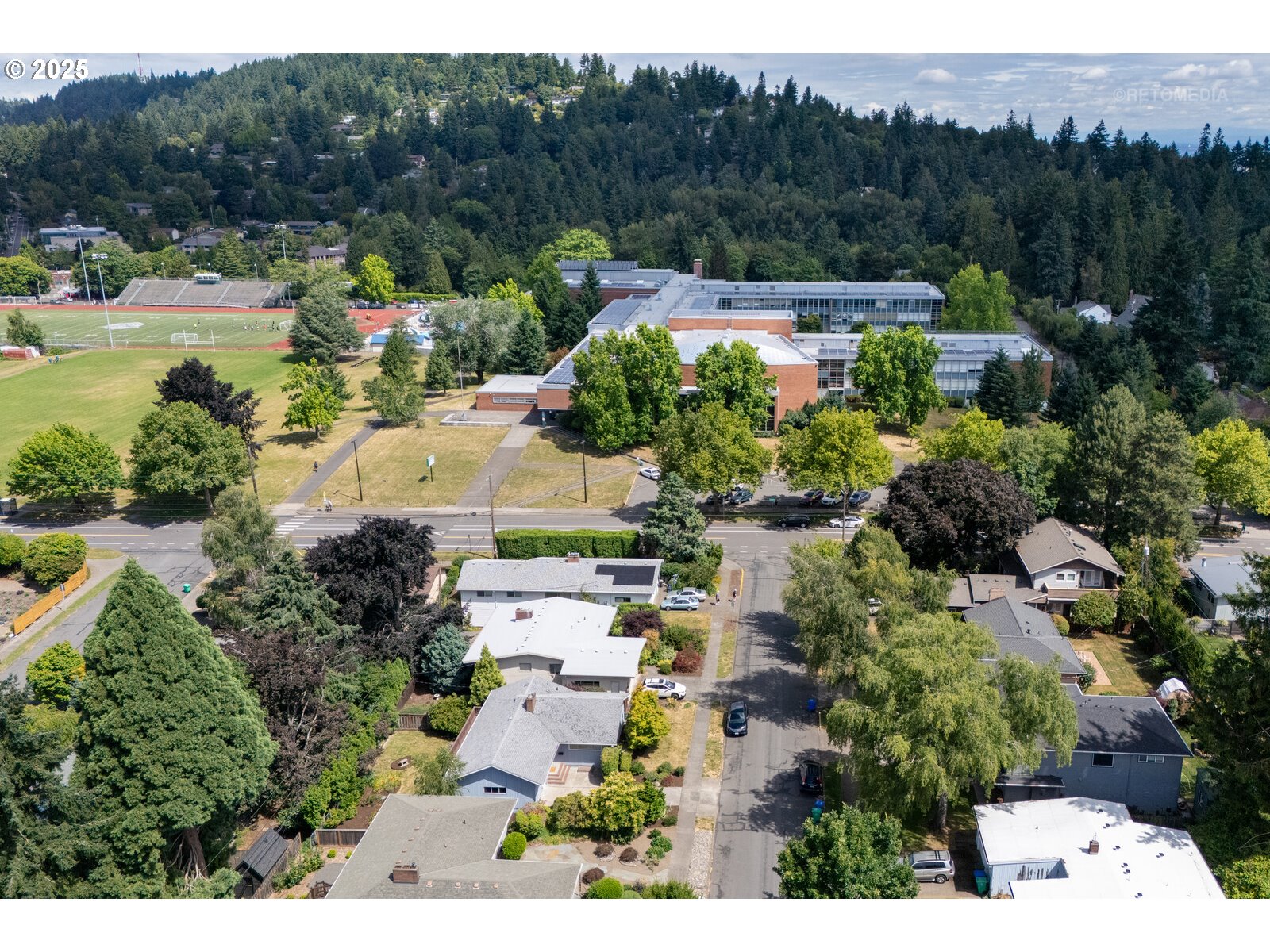 6731 Southwest 11th Drive Portland, OR 97219 - Photo 34 of 38