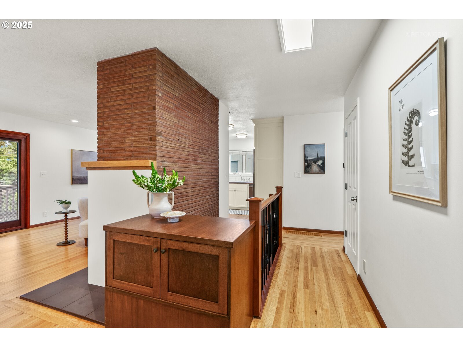 6731 Southwest 11th Drive Portland, OR 97219 - Photo 4 of 38