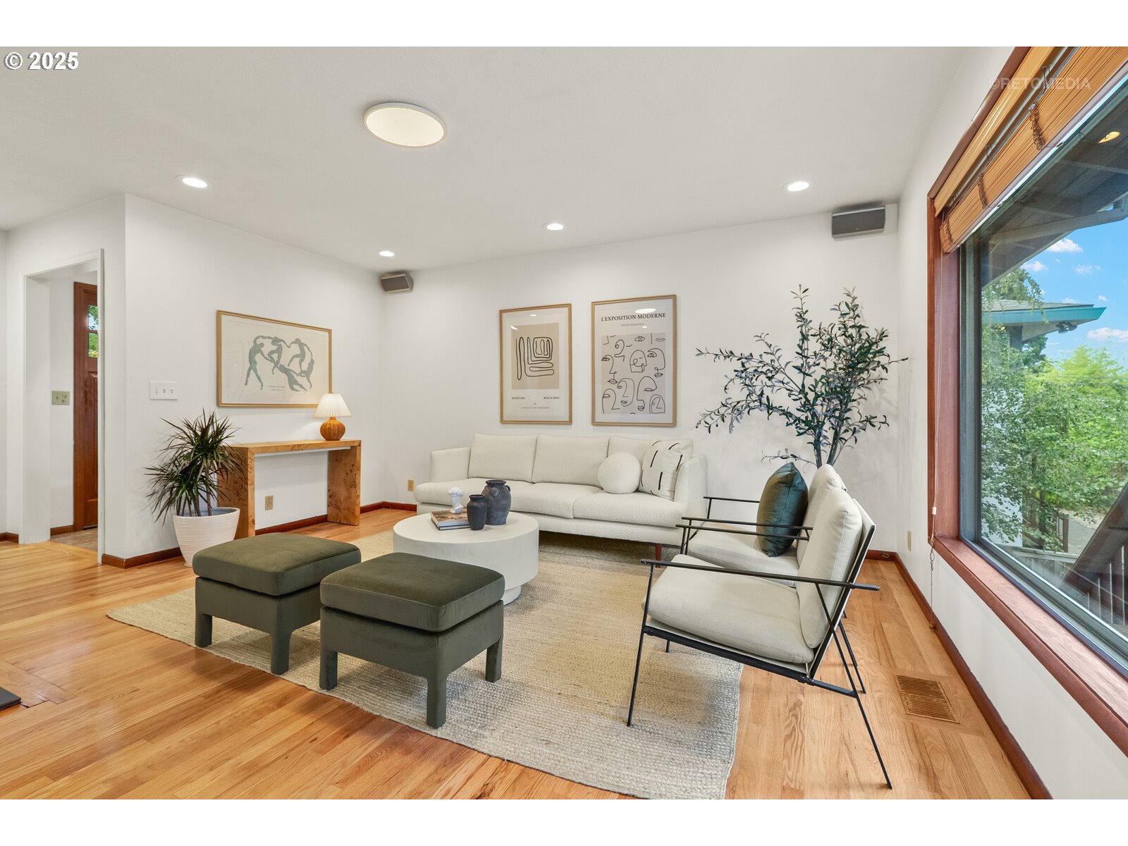 6731 Southwest 11th Drive Portland, OR 97219 - Photo 6 of 38