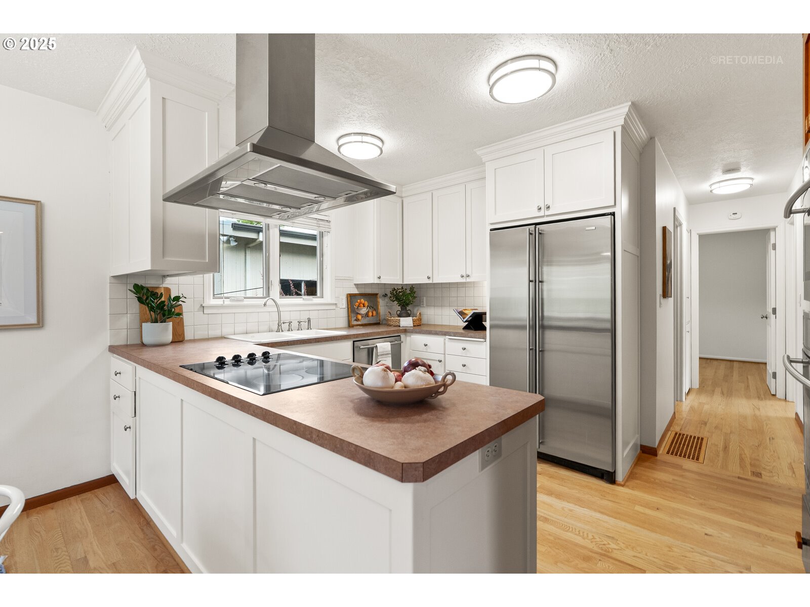 6731 Southwest 11th Drive Portland, OR 97219 - Photo 10 of 38