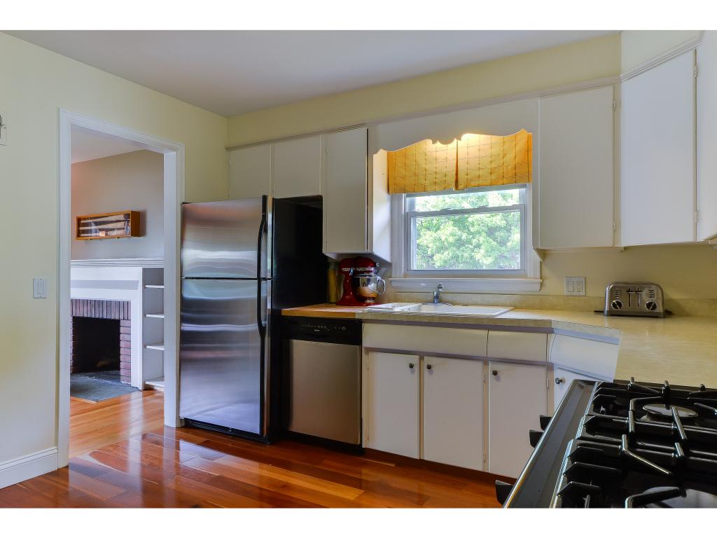 96 Shore Road Burlington, VT 05408 - Photo 6 of 35 Gallery Image 6