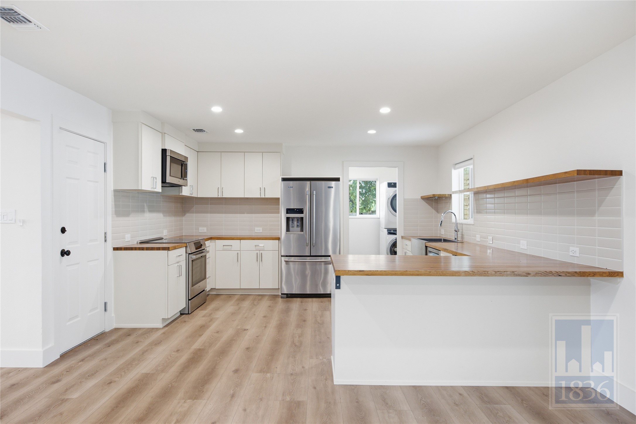 2703 Burleson Road Austin, TX 78741 - Photo 10 of 34