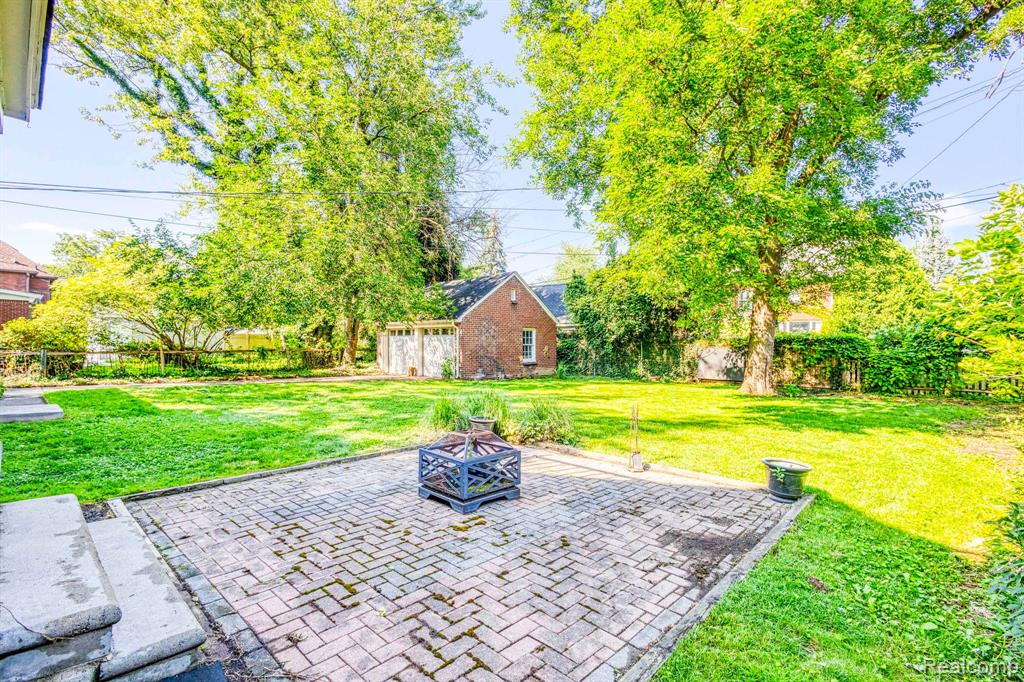 928 Pemberton Road Grosse Pointe Park, MI 48230 - Photo 28 of 29