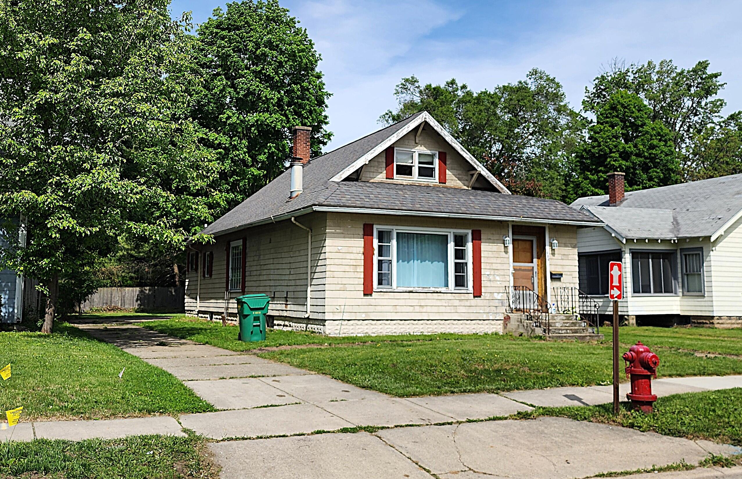1006 North Main Street Three Rivers, MI 49093 - Photo 1 of 17 main 1006 front southerly view