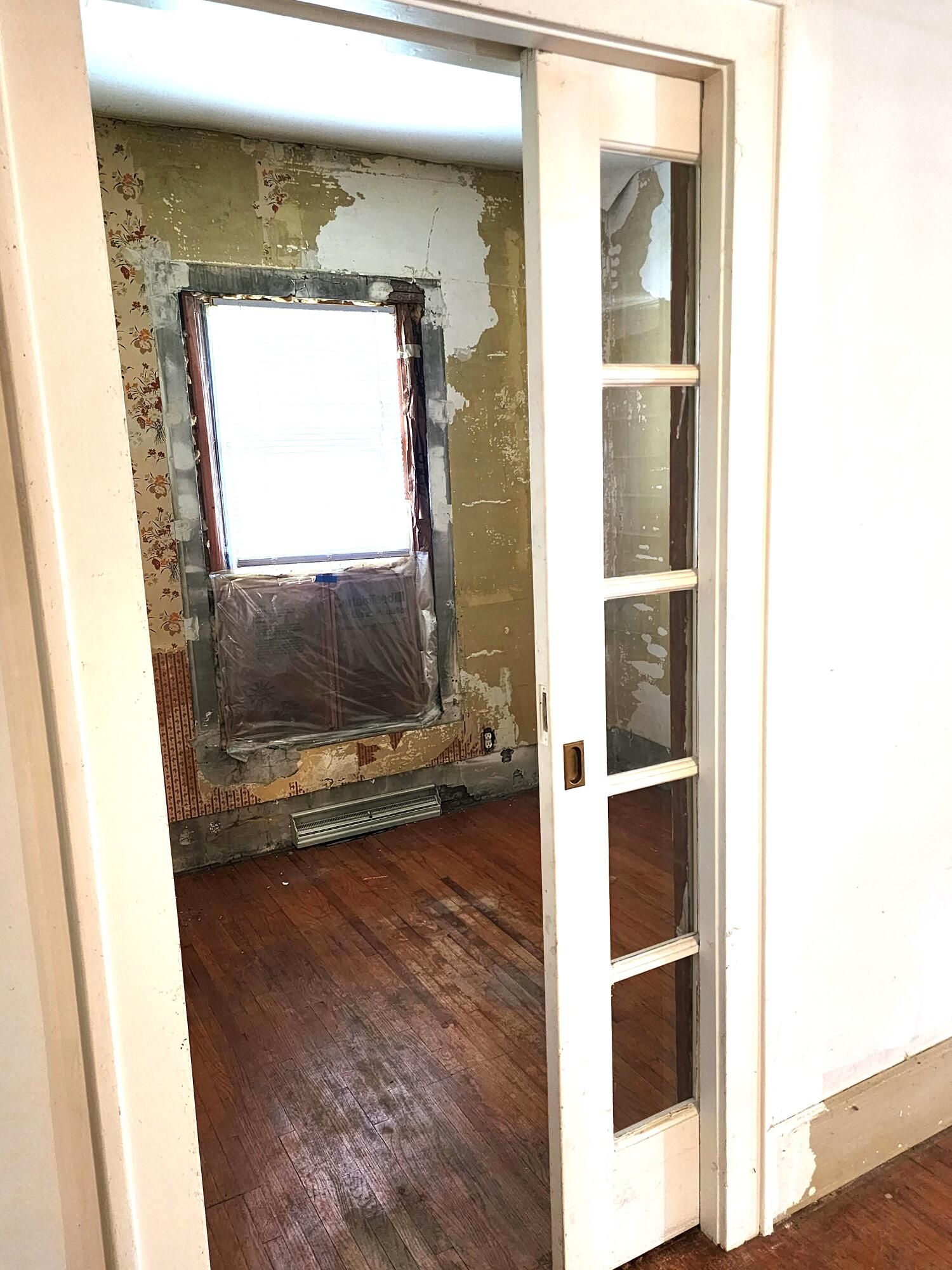 1006 North Main Street Three Rivers, MI 49093 - Photo 11 of 17 Main 1006 office with pocket door