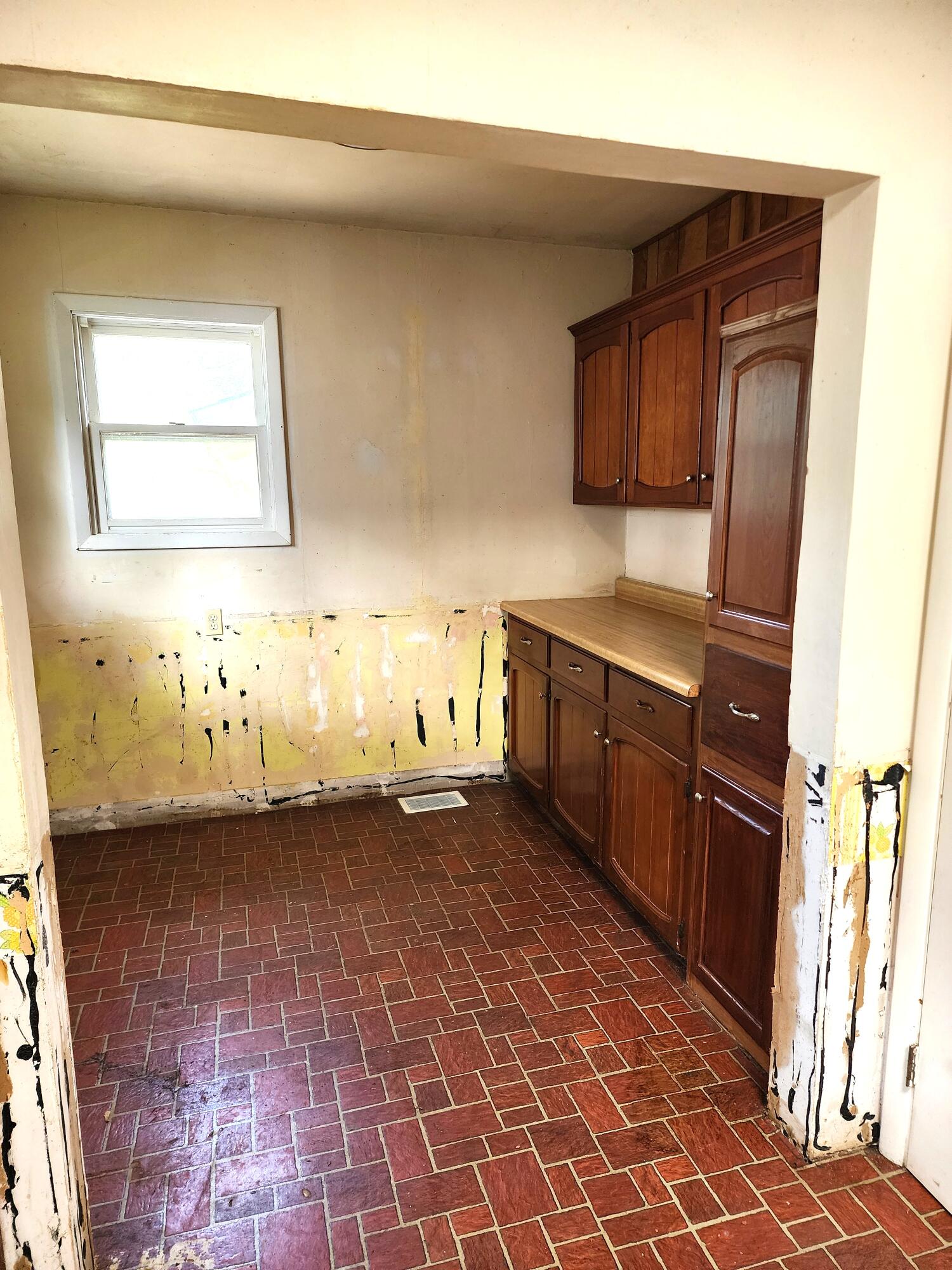 1006 North Main Street Three Rivers, MI 49093 - Photo 4 of 17 main 1006 pantry laundry room