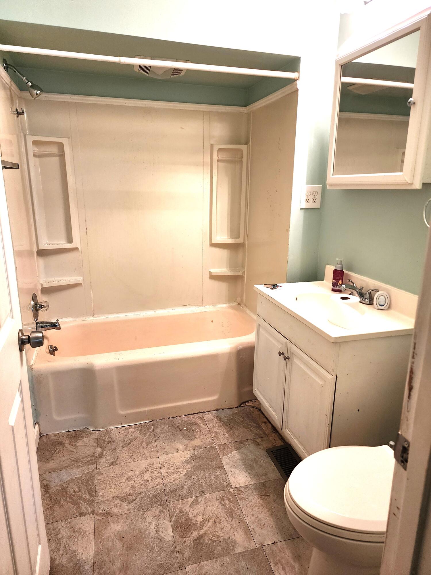 1006 North Main Street Three Rivers, MI 49093 - Photo 10 of 17 main 1006 main full bath