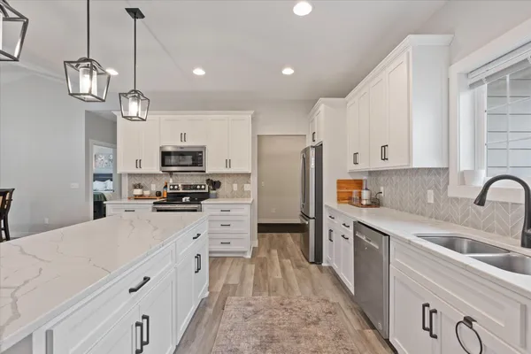 $685,000 | 11340 Legacy Drive, Brainerd, MN 56401