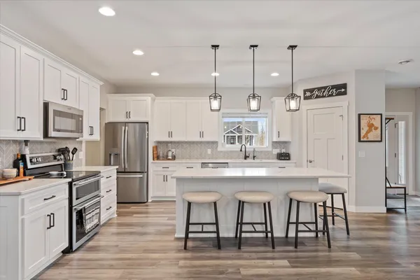 $685,000 | 11340 Legacy Drive, Brainerd, MN 56401