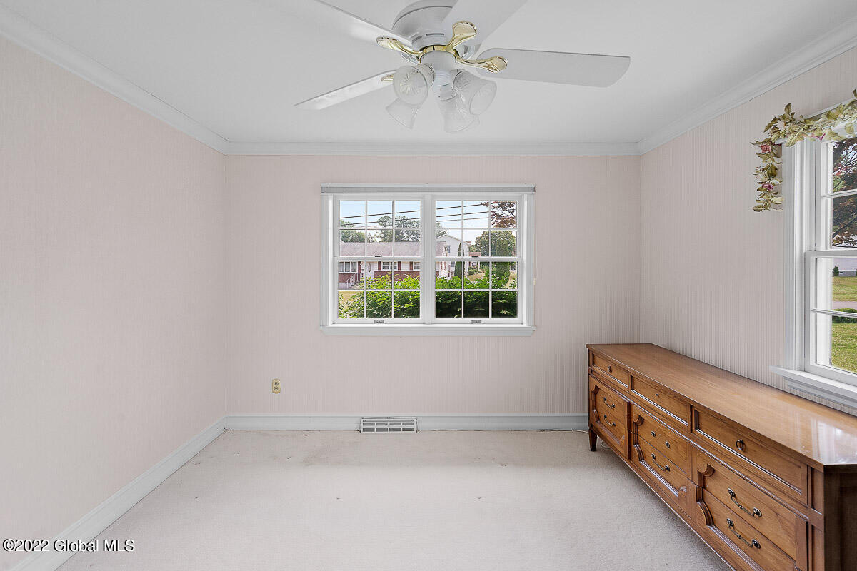 210 South Westcott Road Schenectady, NY 12306 - Photo 39 of 60 210 South Westcott Road Rotterdam NY 041