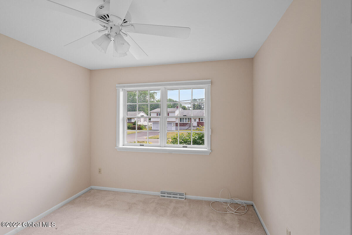 210 South Westcott Road Schenectady, NY 12306 - Photo 41 of 60 210 South Westcott Road Rotterdam NY 043
