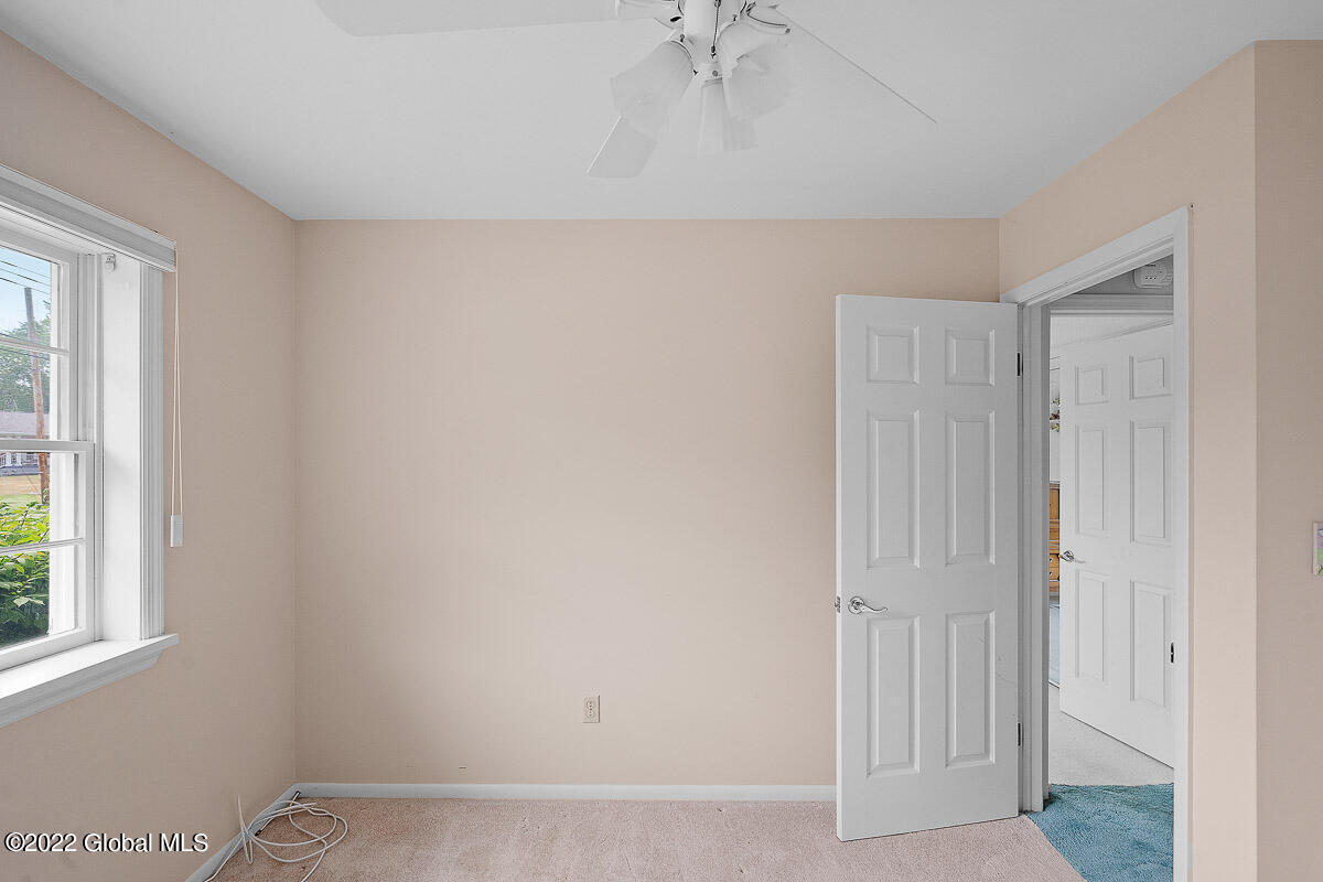 210 South Westcott Road Schenectady, NY 12306 - Photo 43 of 60 210 South Westcott Road Rotterdam NY 045