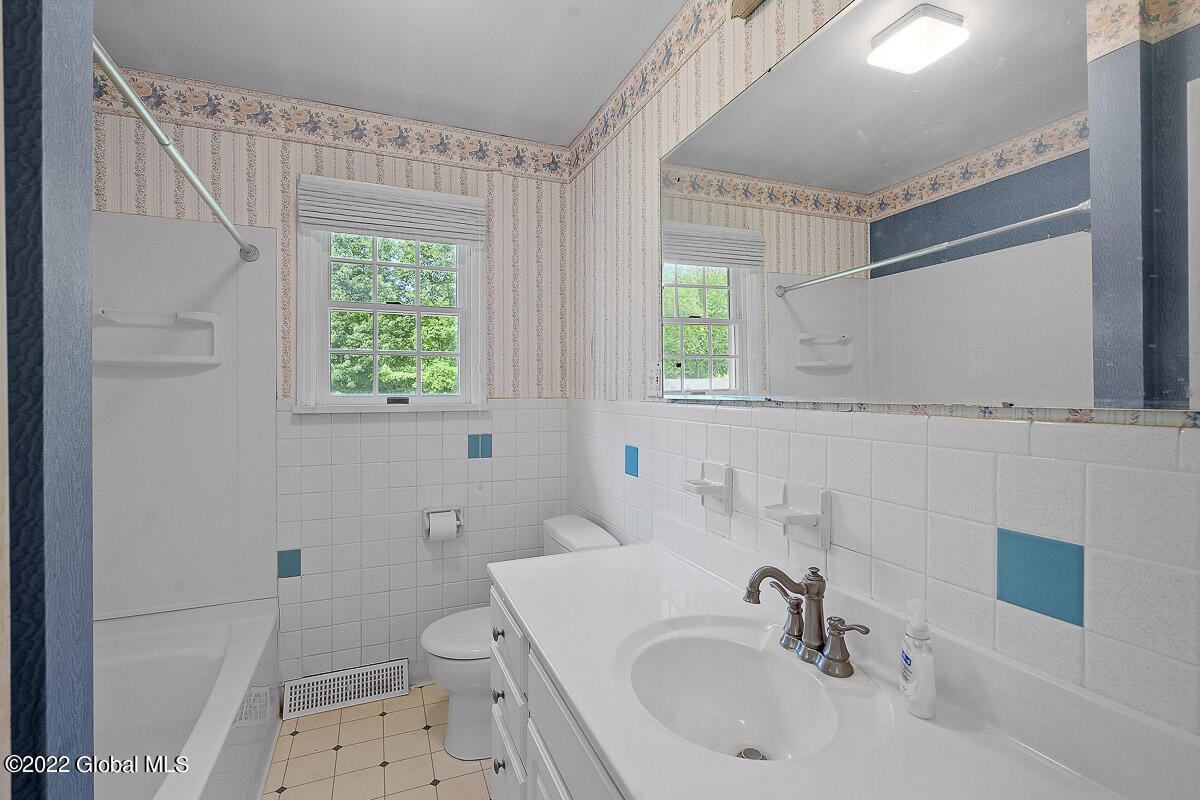 210 South Westcott Road Schenectady, NY 12306 - Photo 48 of 60 210 South Westcott Road Rotterdam NY 033