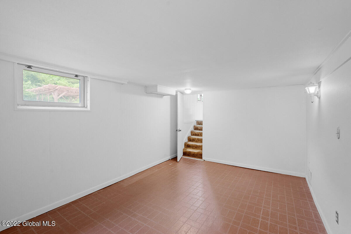 210 South Westcott Road Schenectady, NY 12306 - Photo 51 of 60 210 South Westcott Road Rotterdam NY 061