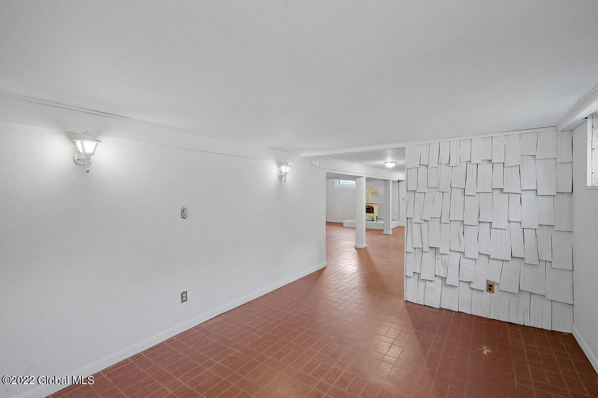 210 South Westcott Road Schenectady, NY 12306 - Photo 54 of 60 210 South Westcott Road Rotterdam NY 063