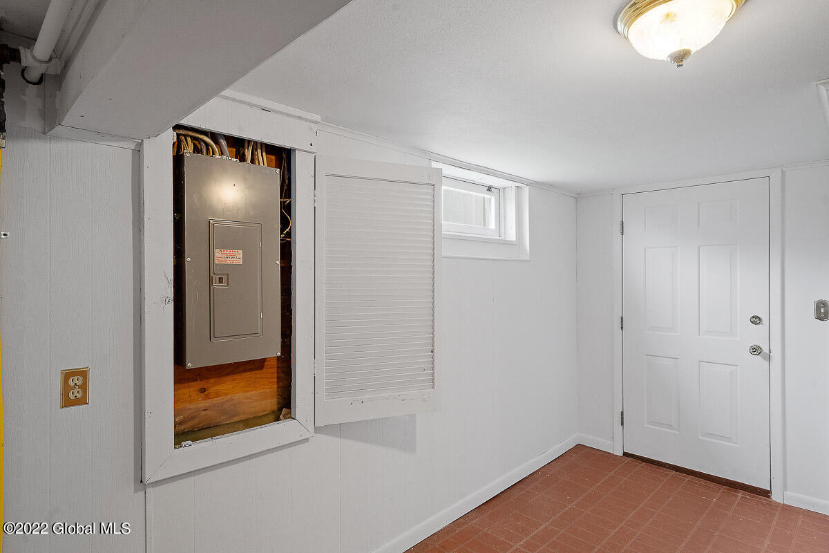 210 South Westcott Road Schenectady, NY 12306 - Photo 56 of 60 210 South Westcott Road Rotterdam NY 057