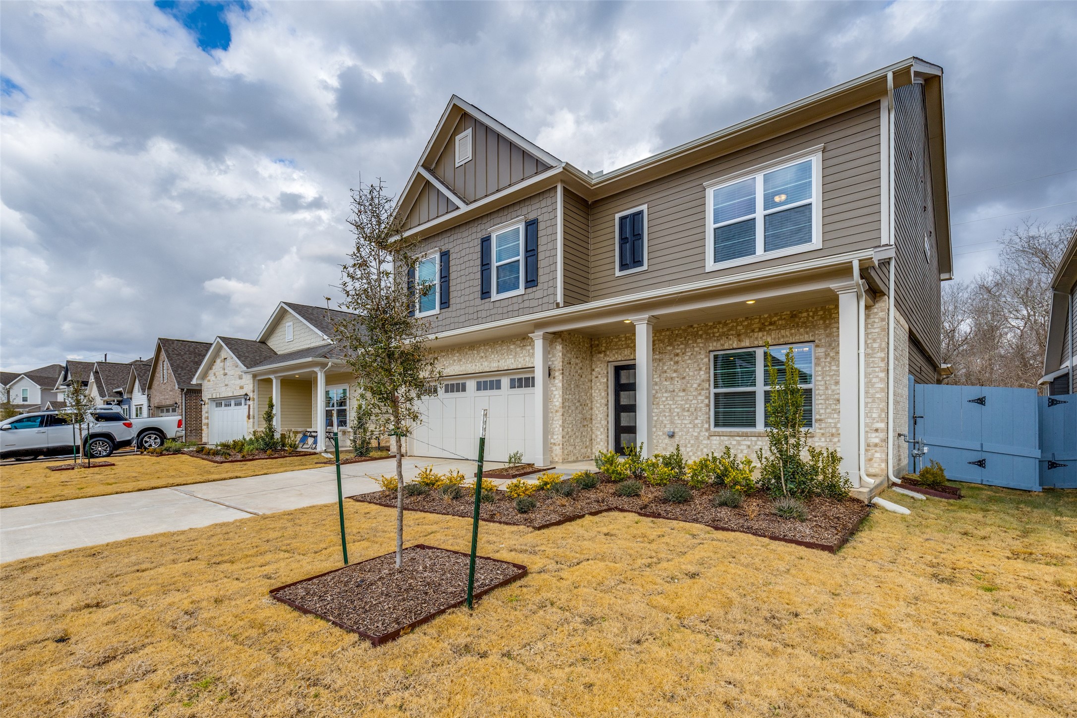 8323 Red Shiner Way Fulshear, TX 77441 - Photo 2 of 19