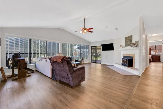 $329,500 | 148 South Oak Bluff Street, Trinity, TX 75862