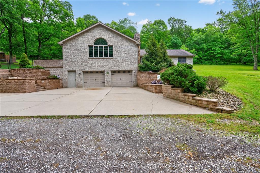 121 Spillway Lane Butler, PA 16001 - Photo 3 of 50