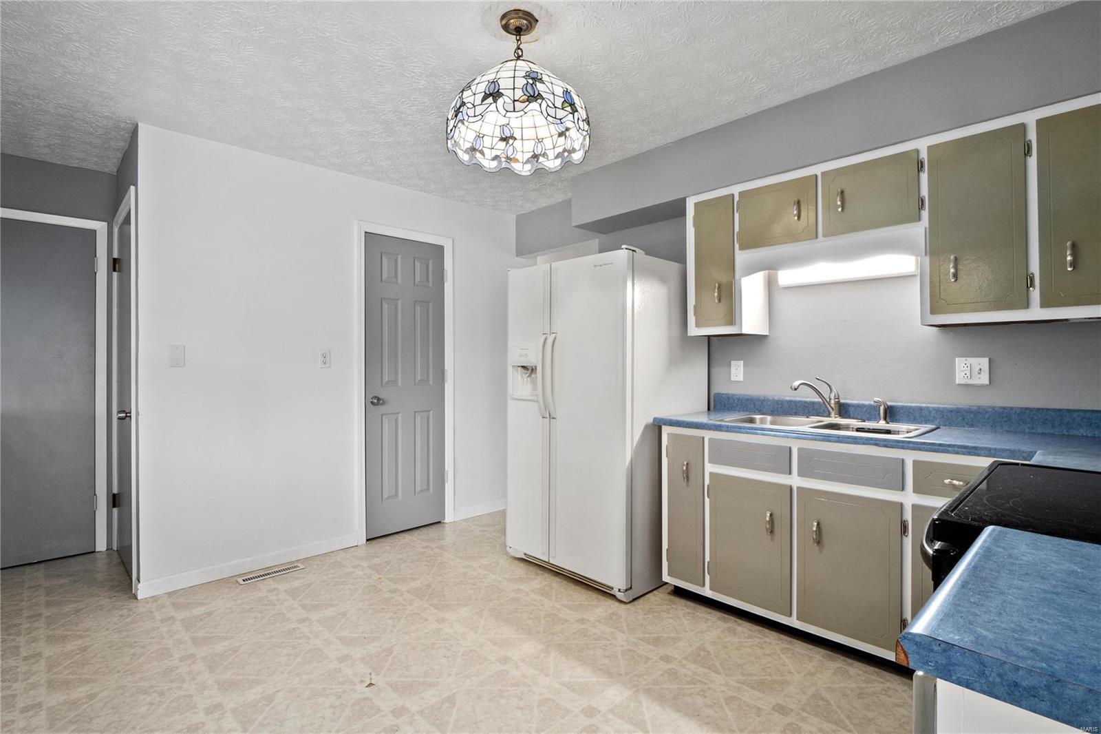 535 Walnut Road St. Jacob, IL 62281 - Photo 5 of 48